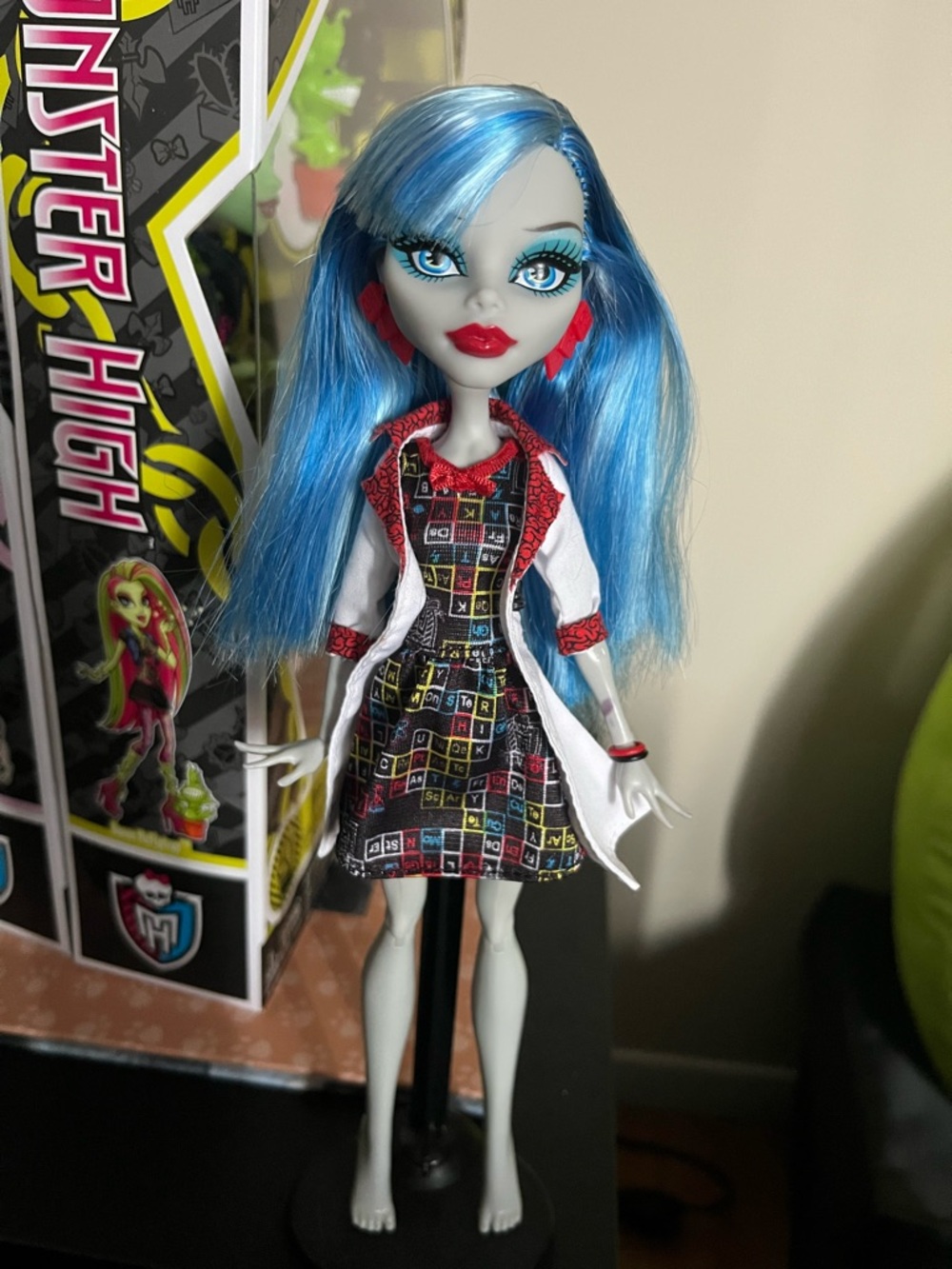 Monster High classroom ghoulia